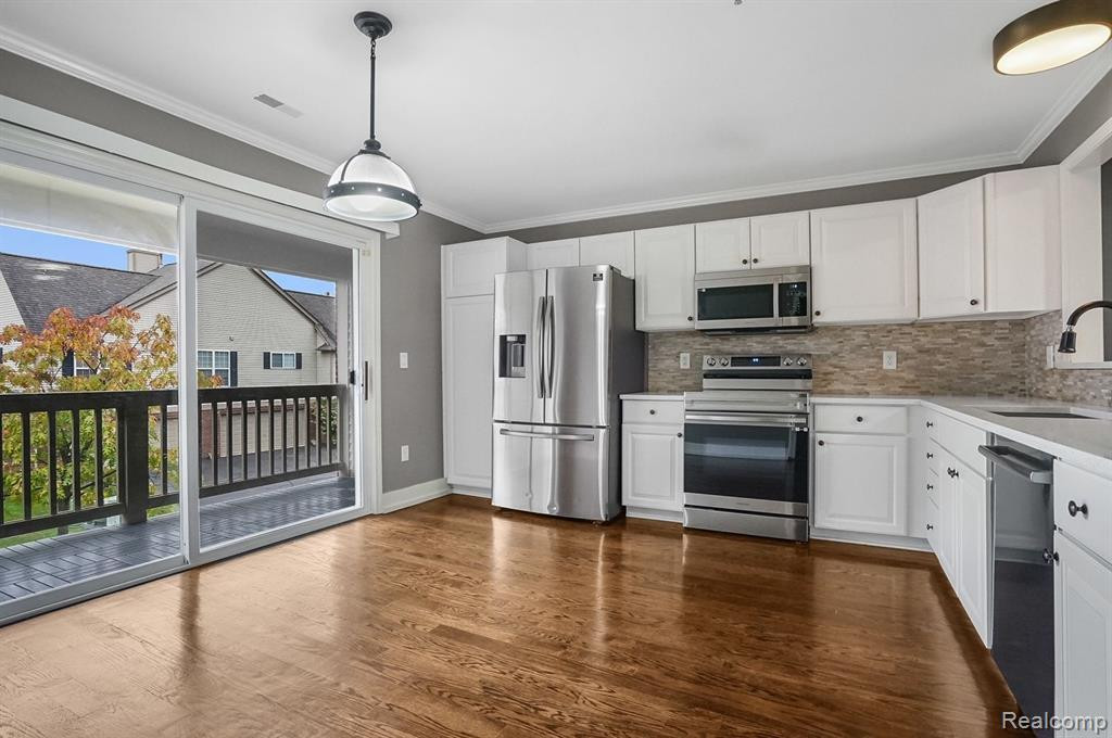 28247 CARLTON WAY Drive, Novi, MI 48377 — Photo 8