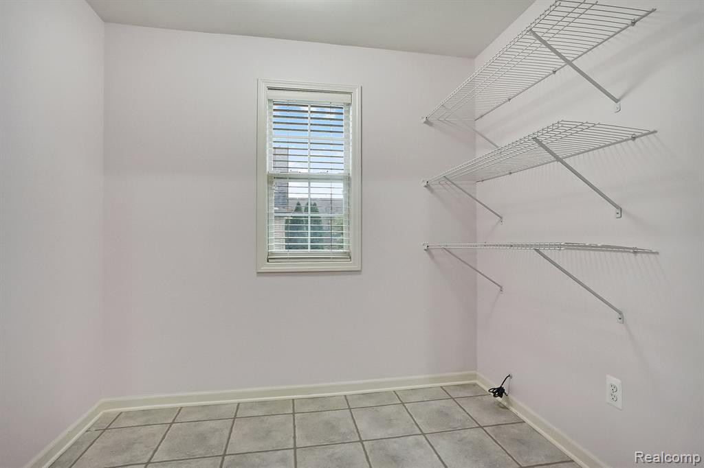 28247 CARLTON WAY Drive, Novi, MI 48377 — Photo 25