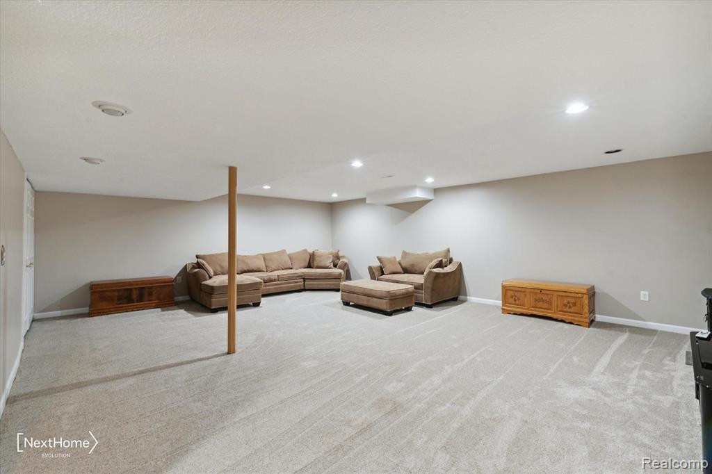 6624 SUMMERDALE Circle E, Ypsilanti, MI 48197 — Photo 38