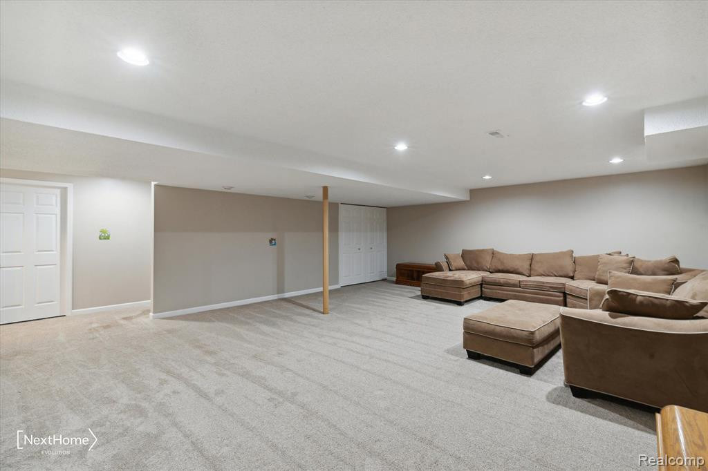 6624 SUMMERDALE Circle E, Ypsilanti, MI 48197 — Photo 40