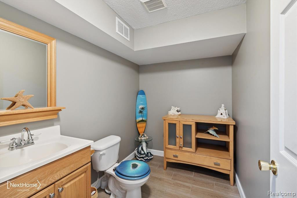 6624 SUMMERDALE Circle E, Ypsilanti, MI 48197 — Photo 43