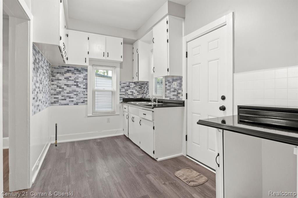 436 S HARBAUGH Street, Detroit, MI 48209 — Photo 11