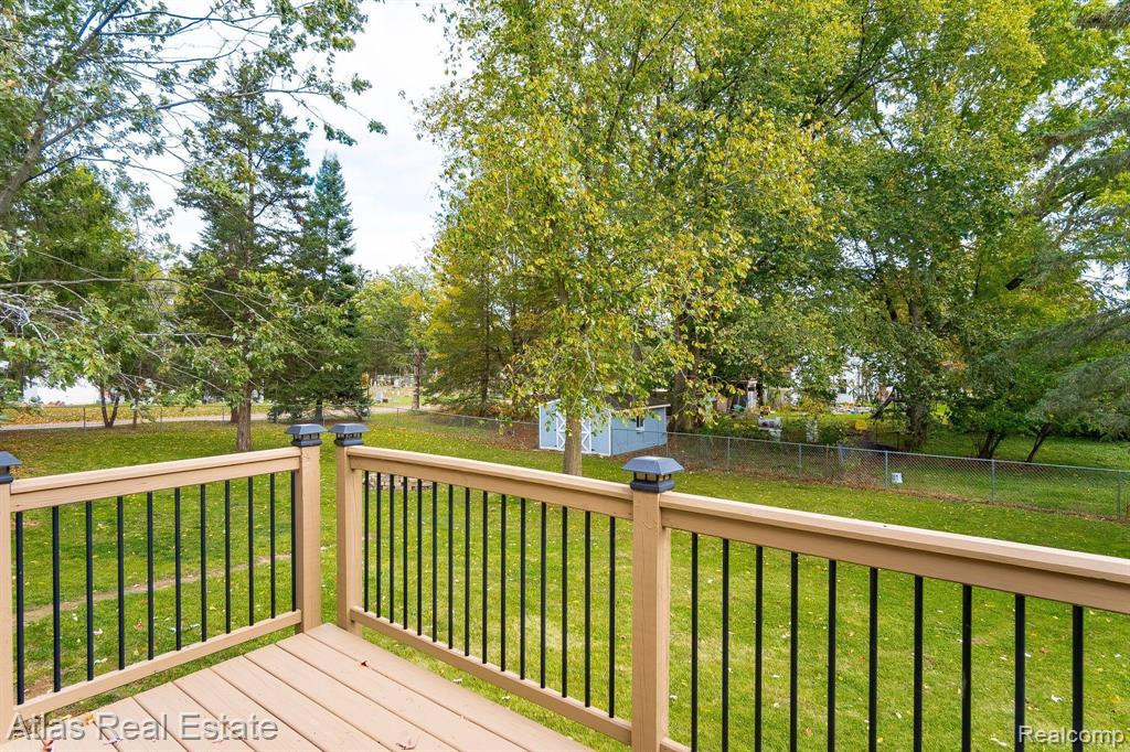 7483 PONTIAC Street, Goodrich Vlg, MI — Photo 9