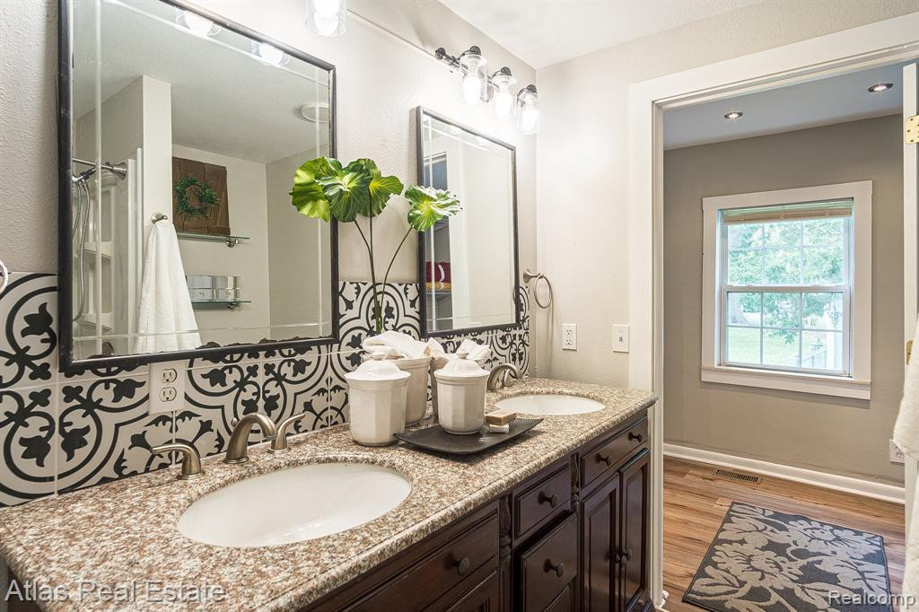 7483 PONTIAC Street, Goodrich Vlg, MI — Photo 34