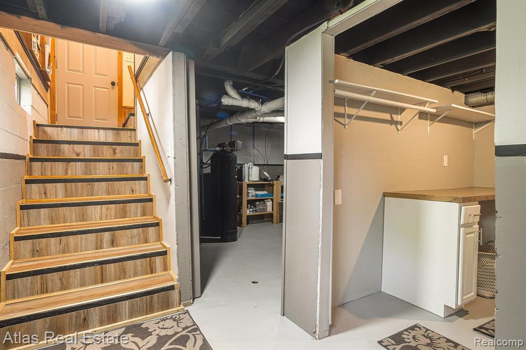 7483 PONTIAC Street, Goodrich Vlg, MI — Photo 41