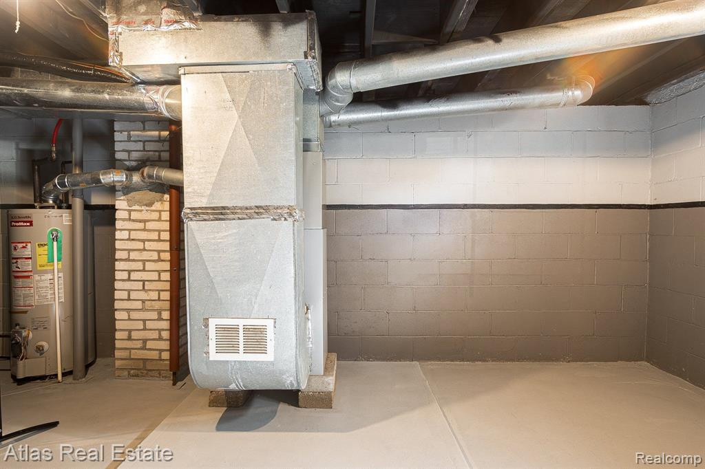 7483 PONTIAC Street, Goodrich Vlg, MI — Photo 45