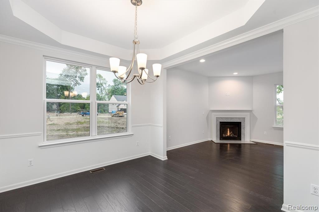 636 ALLEGHENY Drive, South Lyon, MI 48178 — Photo 9