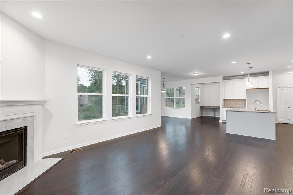 636 ALLEGHENY Drive, South Lyon, MI 48178 — Photo 12