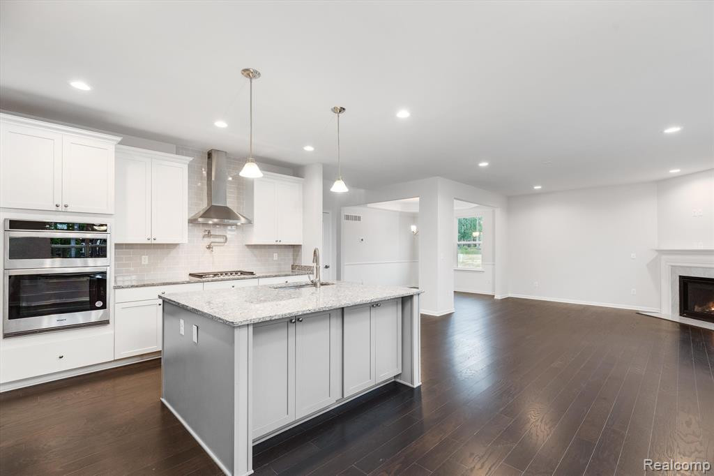 636 ALLEGHENY Drive, South Lyon, MI 48178 — Photo 18