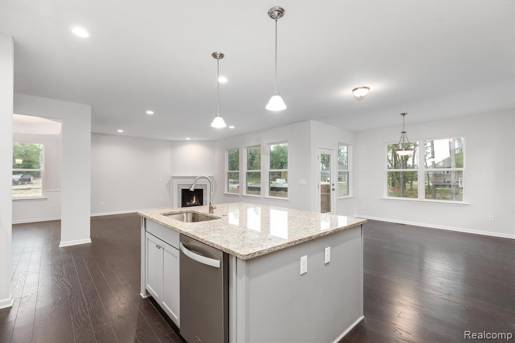 636 ALLEGHENY Drive, South Lyon, MI 48178 — Photo 19