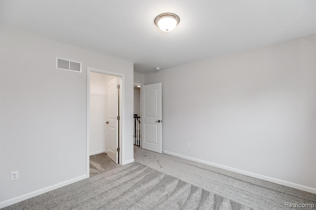 636 ALLEGHENY Drive, South Lyon, MI 48178 — Photo 25