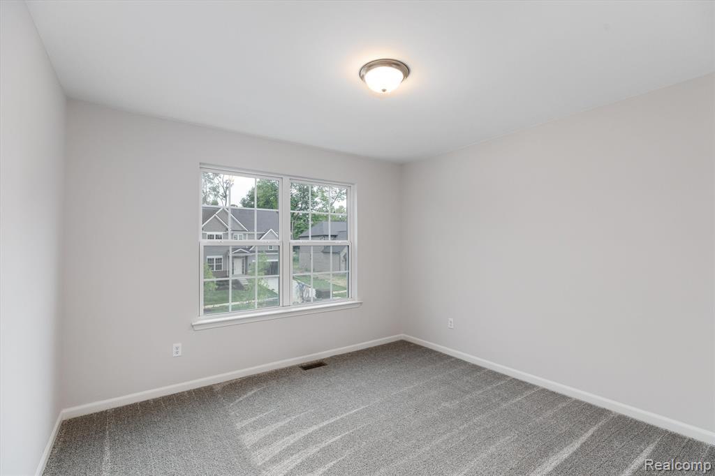 636 ALLEGHENY Drive, South Lyon, MI 48178 — Photo 26