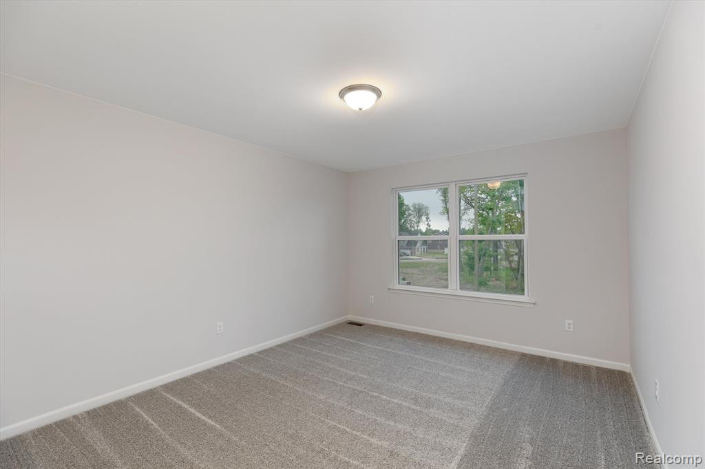 636 ALLEGHENY Drive, South Lyon, MI 48178 — Photo 30