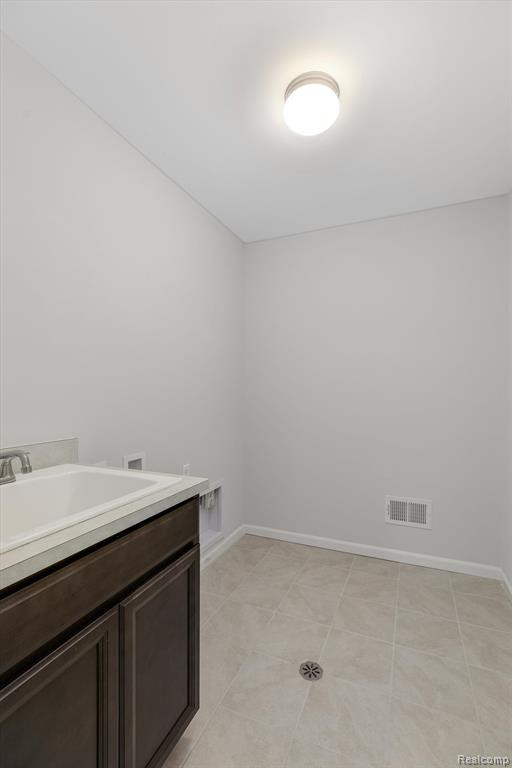 636 ALLEGHENY Drive, South Lyon, MI 48178 — Photo 31