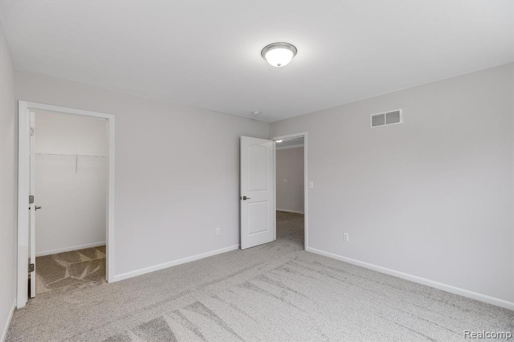 636 ALLEGHENY Drive, South Lyon, MI 48178 — Photo 34