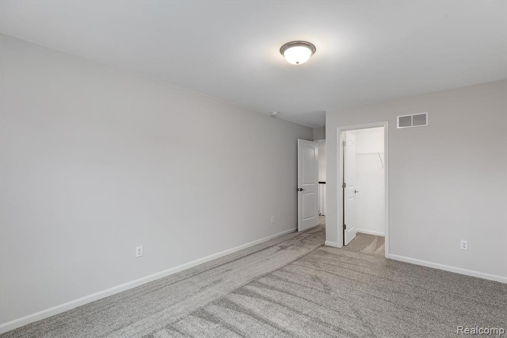 636 ALLEGHENY Drive, South Lyon, MI 48178 — Photo 35