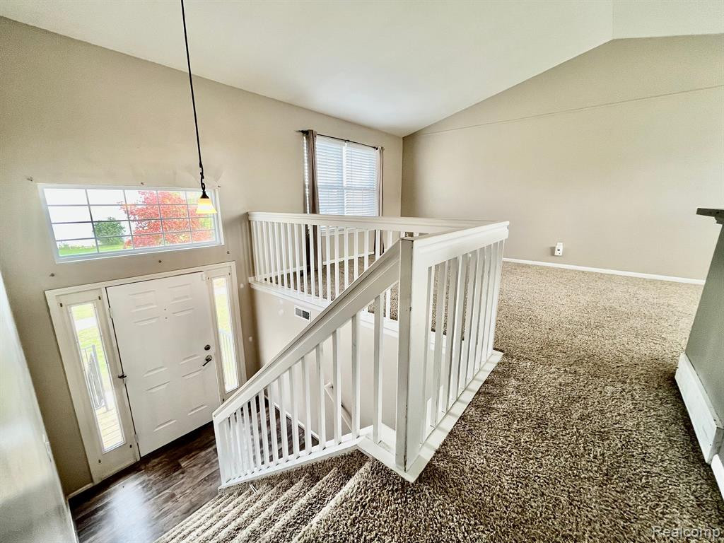 537 VICTORIAN Lane, Belleville, MI 48111 — Photo 5
