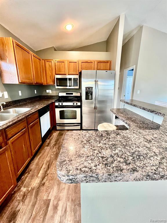 537 VICTORIAN Lane, Belleville, MI 48111 — Photo 12