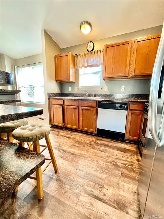 537 VICTORIAN Lane, Belleville, MI 48111 — Photo 13