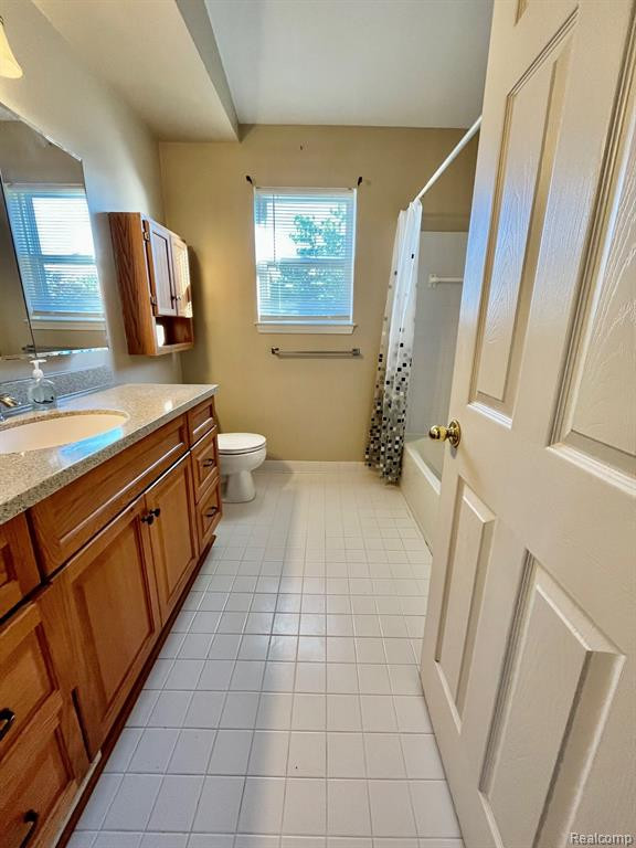 537 VICTORIAN Lane, Belleville, MI 48111 — Photo 19