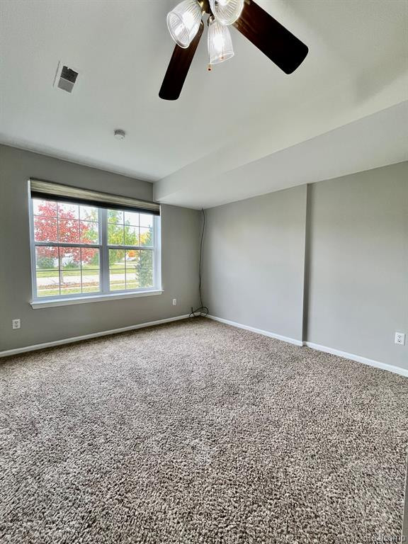 537 VICTORIAN Lane, Belleville, MI 48111 — Photo 30