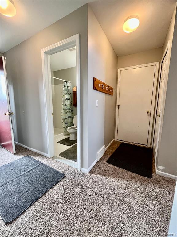 537 VICTORIAN Lane, Belleville, MI 48111 — Photo 33