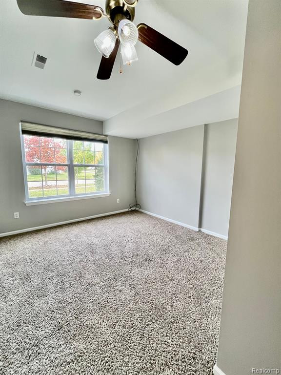 537 VICTORIAN Lane, Belleville, MI 48111 — Photo 36