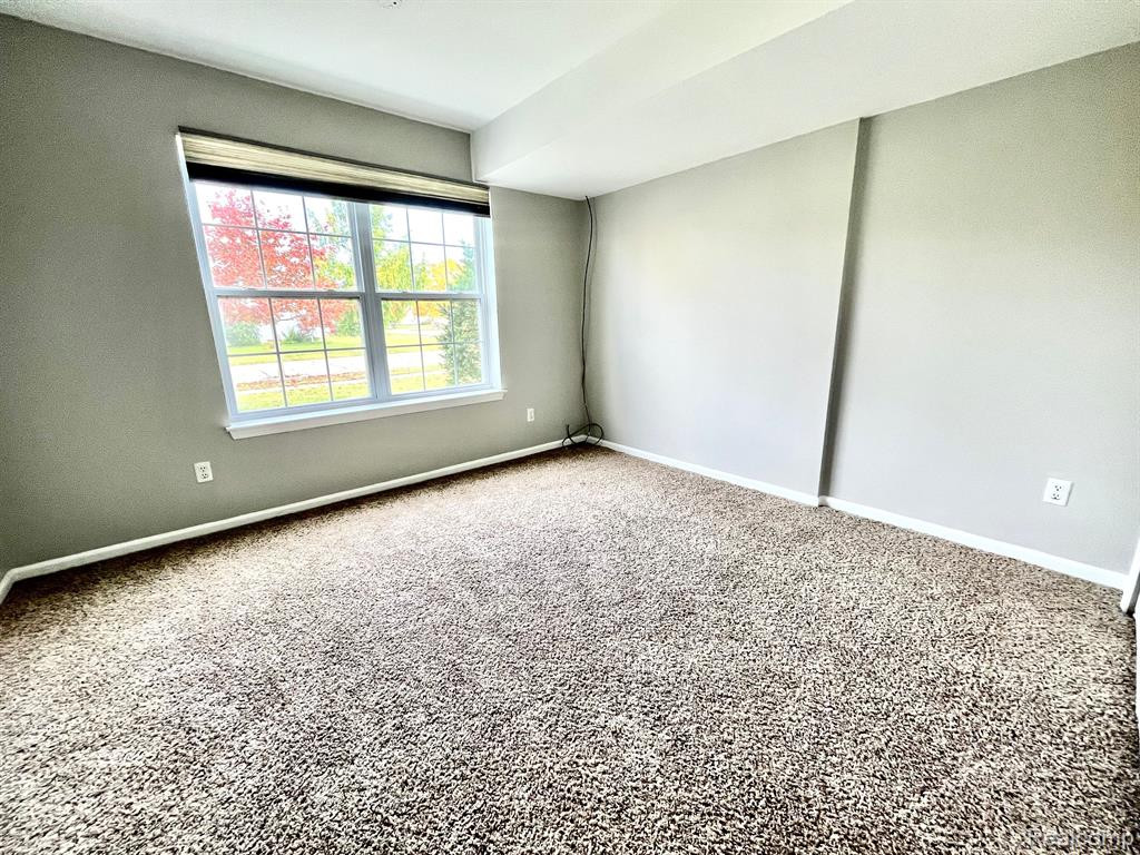 537 VICTORIAN Lane, Belleville, MI 48111 — Photo 39
