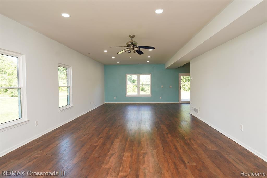 13905 MILTON Drive, Van Buren, MI 48111 — Photo 8