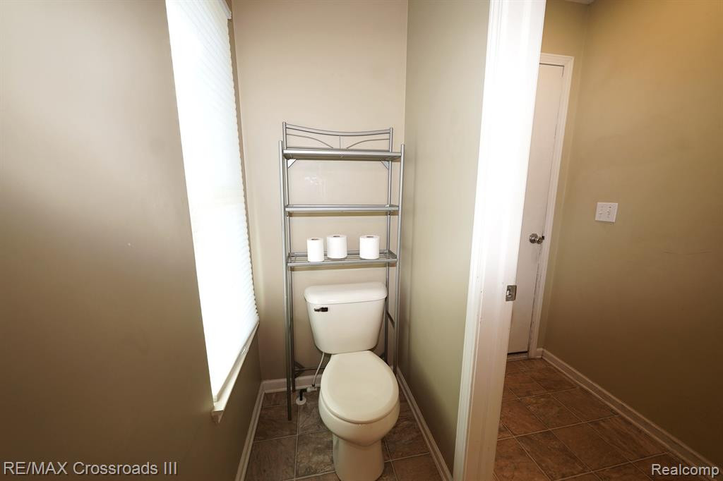 13905 MILTON Drive, Van Buren, MI 48111 — Photo 10