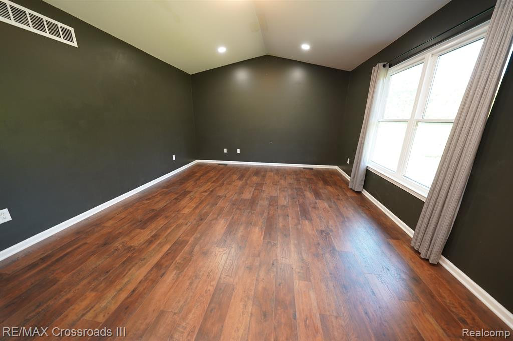13905 MILTON Drive, Van Buren, MI 48111 — Photo 19