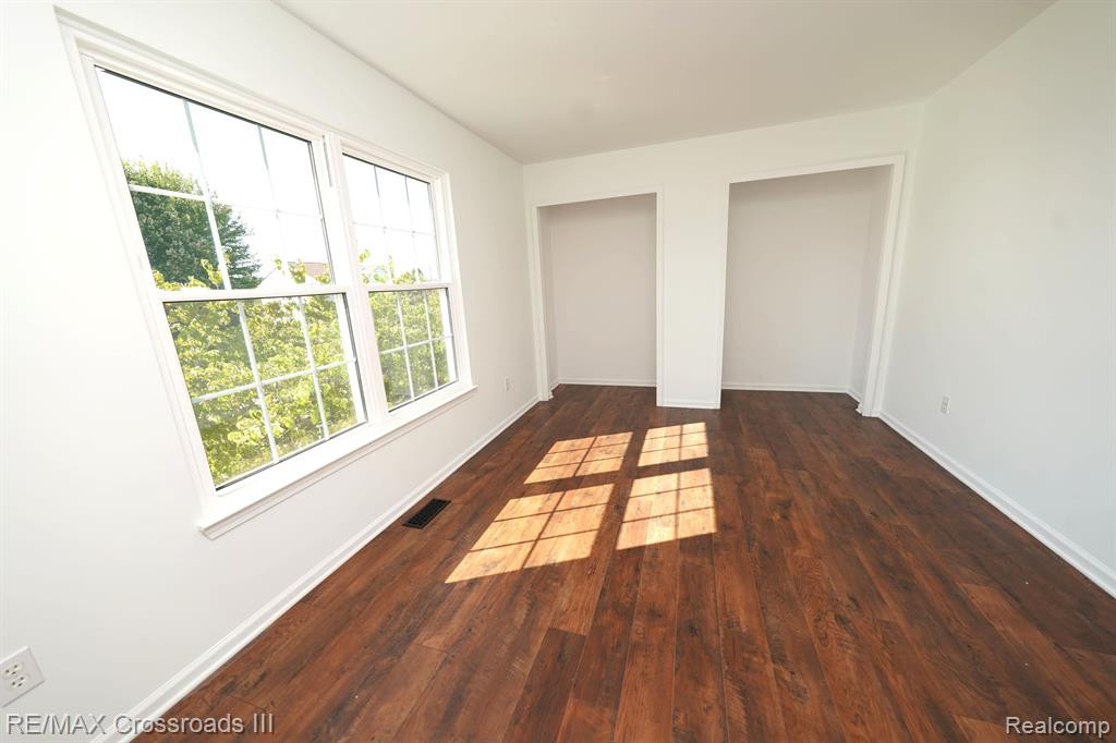 13905 MILTON Drive, Van Buren, MI 48111 — Photo 24