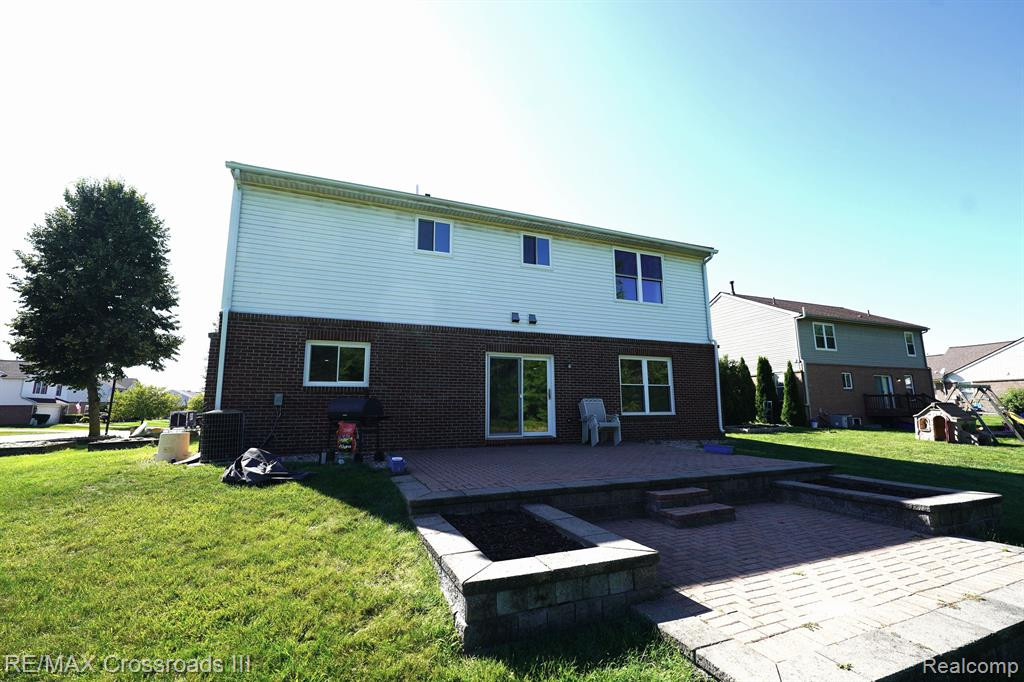 13905 MILTON Drive, Van Buren, MI 48111 — Photo 28
