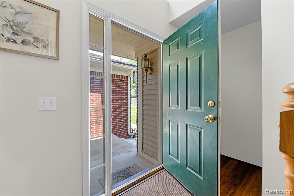 8756 COLUMBIA Circle, Canton, MI 48187 — Photo 3