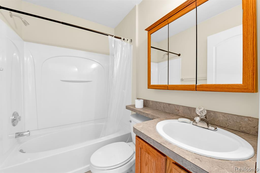 8756 COLUMBIA Circle, Canton, MI 48187 — Photo 13