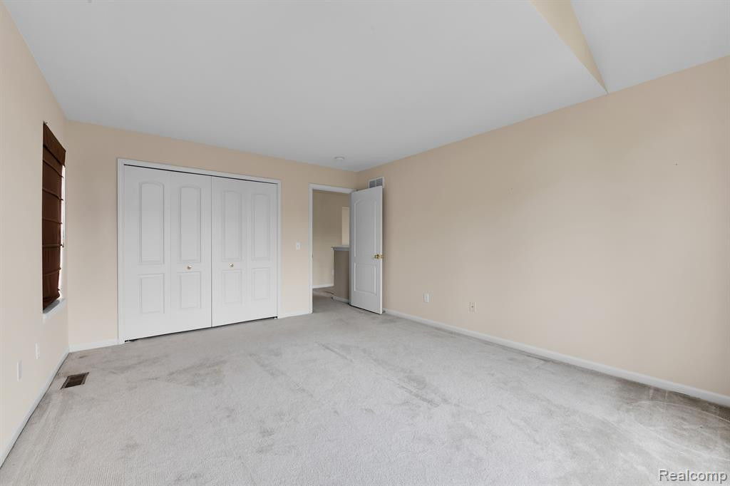8756 COLUMBIA Circle, Canton, MI 48187 — Photo 16