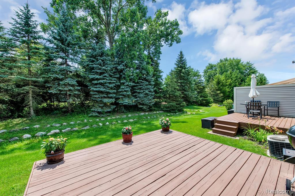 8756 COLUMBIA Circle, Canton, MI 48187 — Photo 22