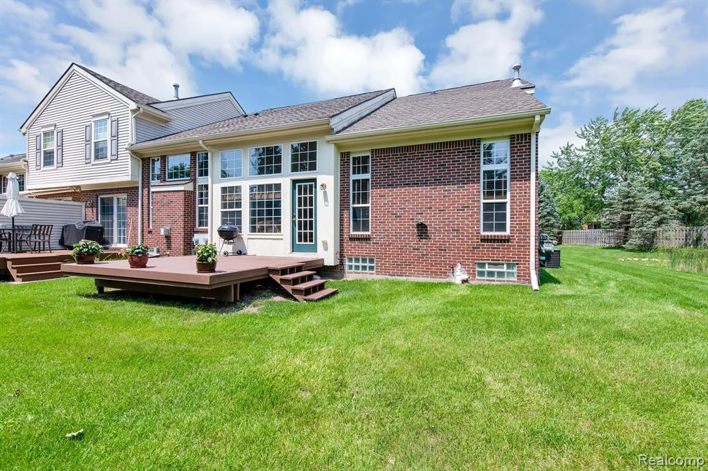 8756 COLUMBIA Circle, Canton, MI 48187 — Photo 23