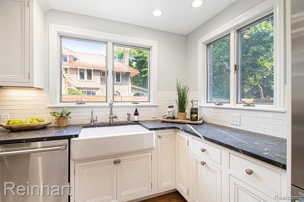 1015 MARTIN Place, Ann Arbor, MI 48104 — Photo 11