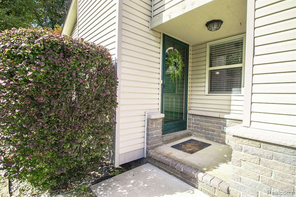 17438 N LUCILLE Circle, 17, New Boston, MI 48164 — front exterior