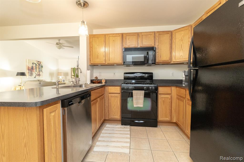 17438 N LUCILLE Circle, 17, New Boston, MI 48164 — Photo 15