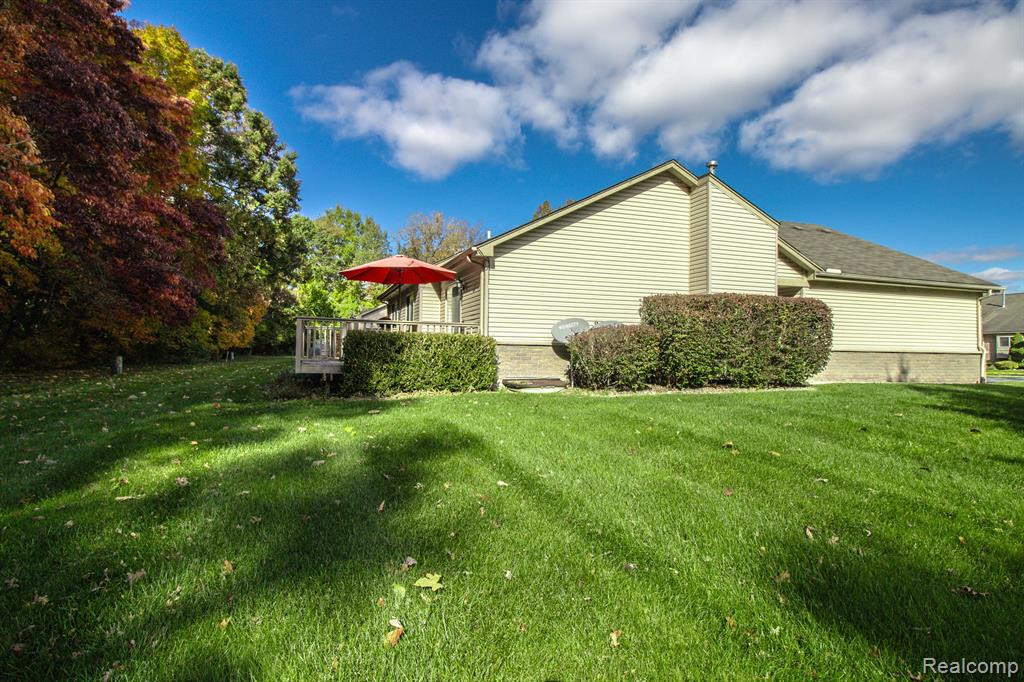 17438 N LUCILLE Circle, 17, New Boston, MI 48164 — Photo 30