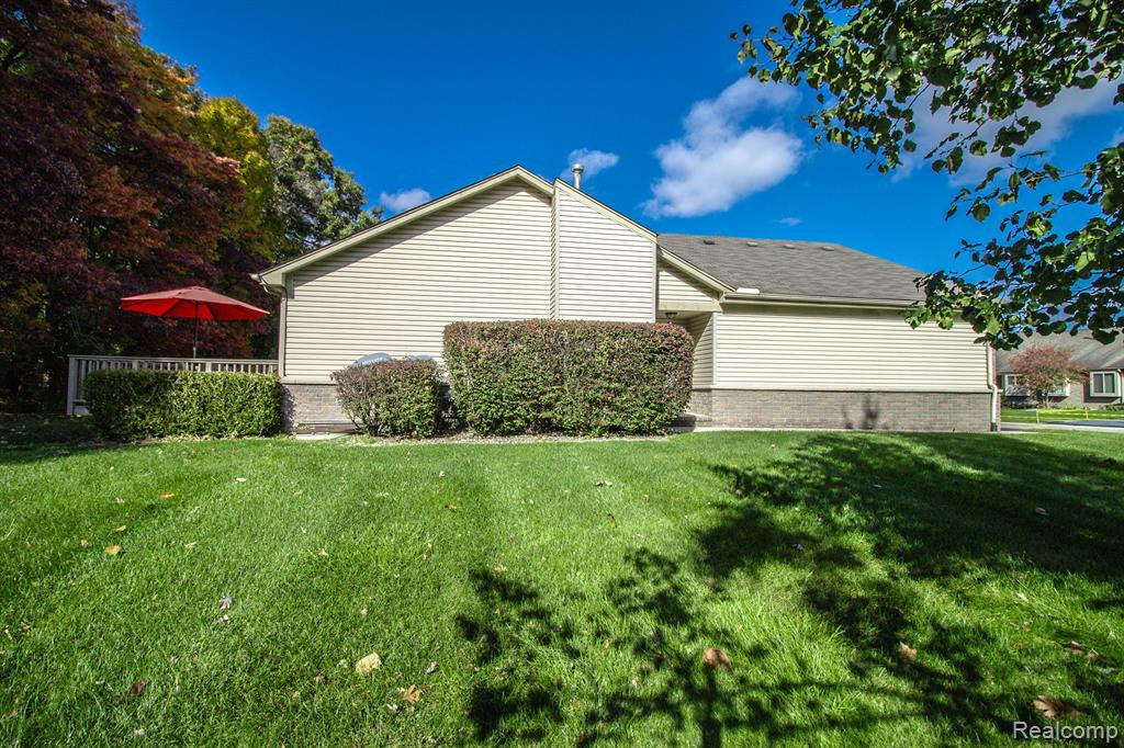 17438 N LUCILLE Circle, 17, New Boston, MI 48164 — Photo 31