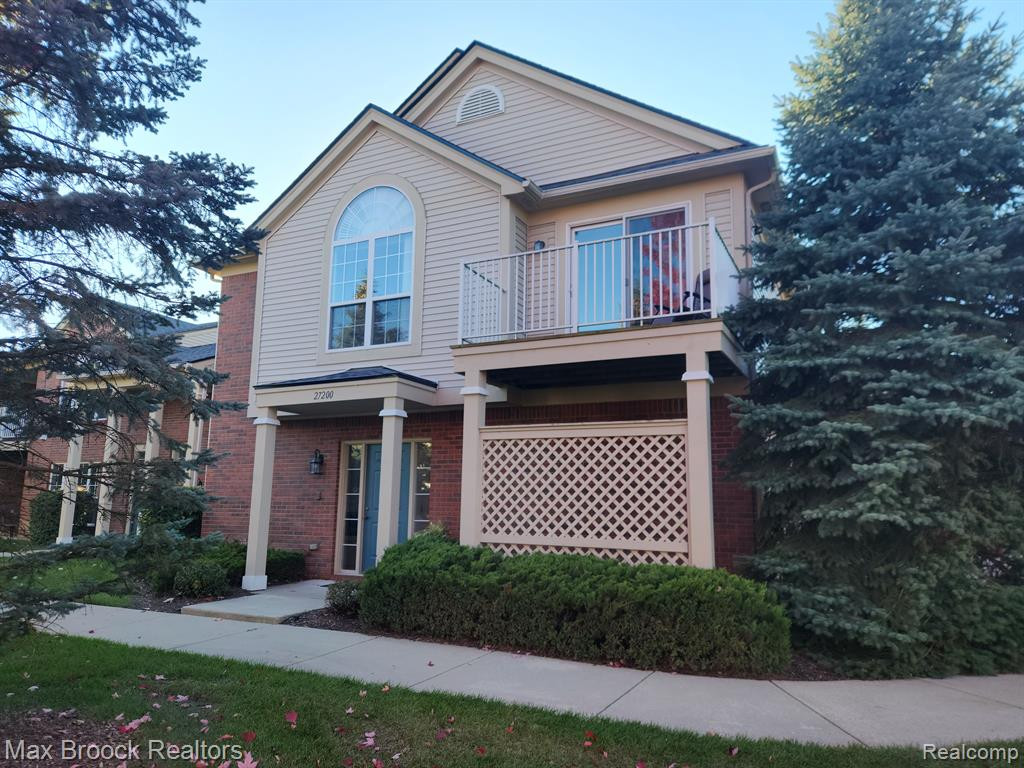 27200 CHESAPEAKE Circle, Walled Lake, MI 48390 — front exterior