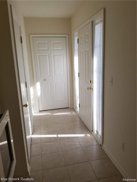 27200 CHESAPEAKE Circle, Walled Lake, MI 48390 — Photo 2
