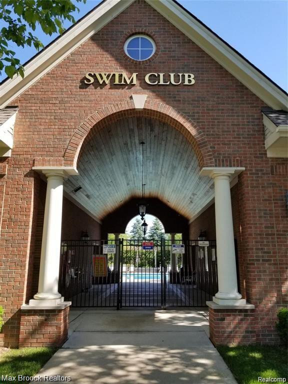 27200 CHESAPEAKE Circle, Walled Lake, MI 48390 — Photo 16