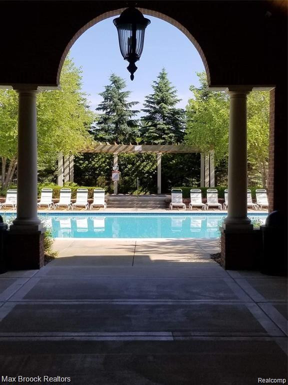 27200 CHESAPEAKE Circle, Walled Lake, MI 48390 — Photo 17