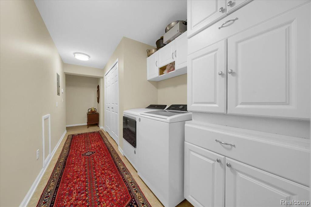 26203 Chesapeake Circle, Walled Lake, MI 48390 — Photo 22