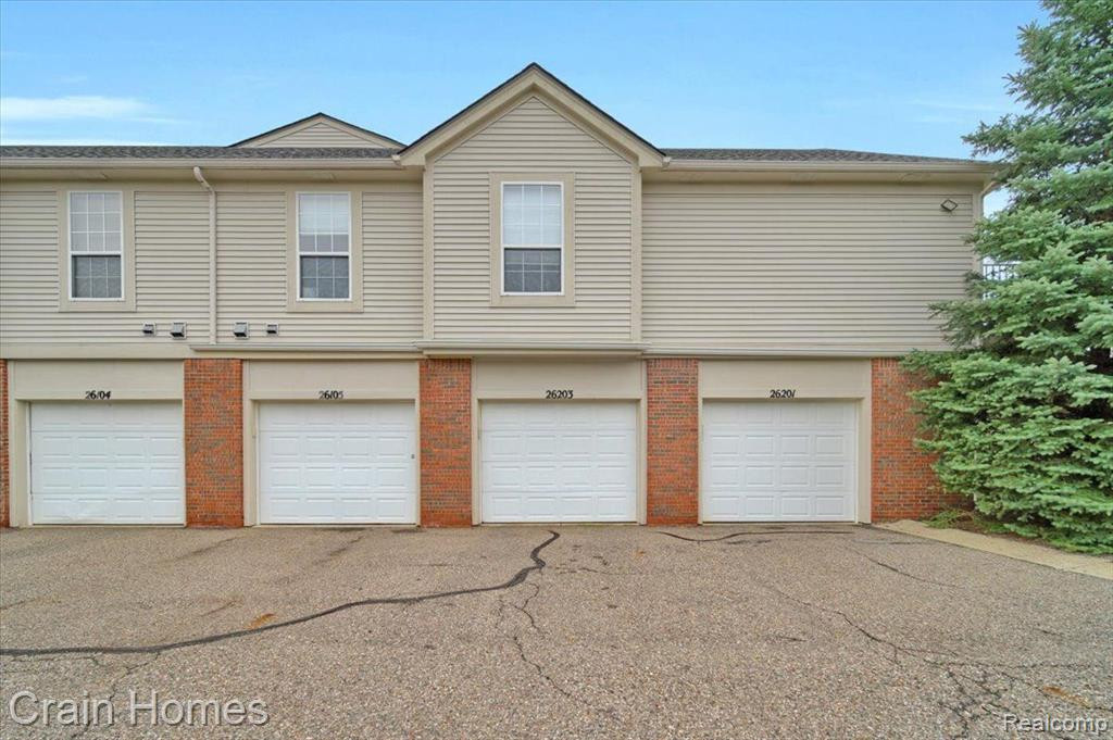26203 Chesapeake Circle, Walled Lake, MI 48390 — Photo 25