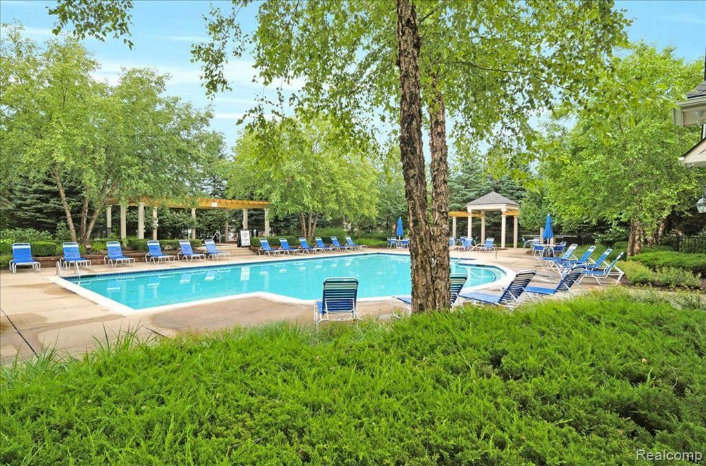26203 Chesapeake Circle, Walled Lake, MI 48390 — Photo 26
